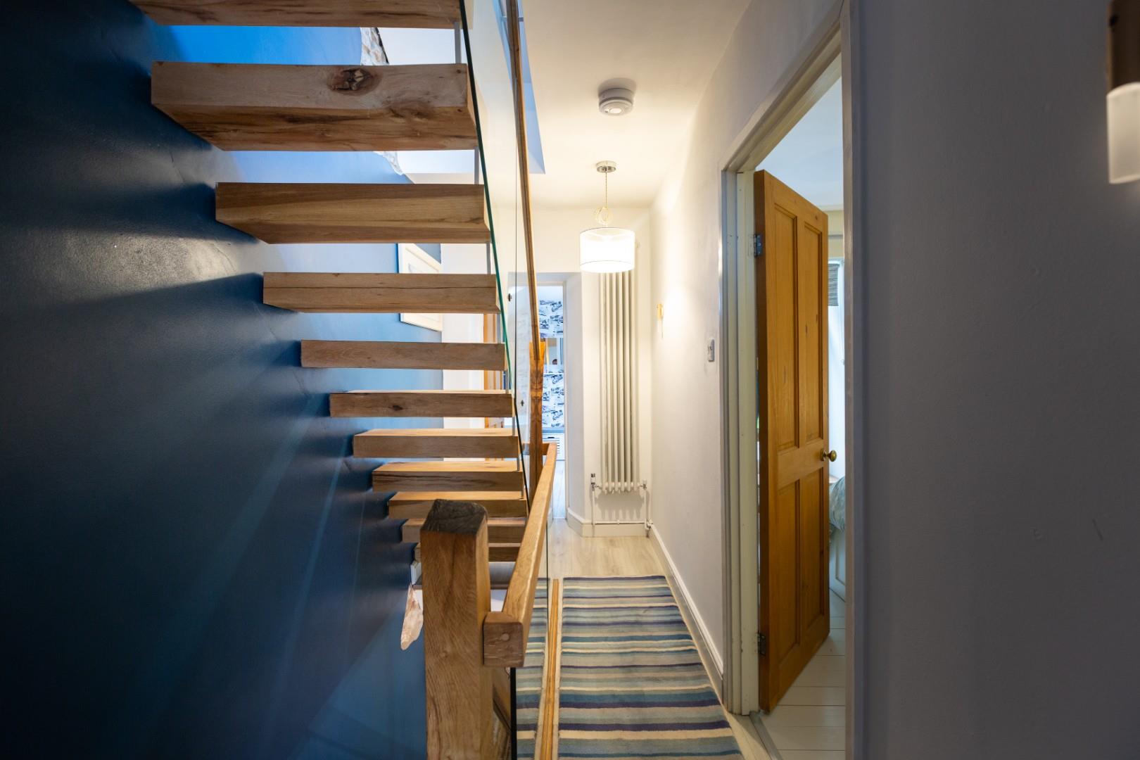 Clifton Terrace, Mumbles, Swansea, SA3 4EJ